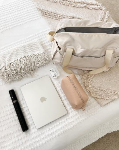 7 Must-Have Essentials to Pack in Your Personal Item