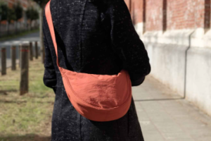 Uniqlo Round Mini Shoulder Bag Review: A Simple Yet Functional Sling for Everyday Adventures