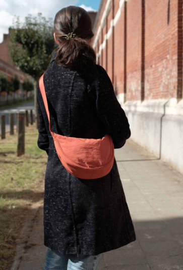 Uniqlo Round Mini Shoulder Bag Review: A Simple Yet Functional Sling for Everyday Adventures
