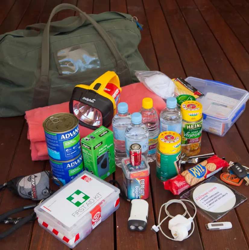 How to Pack a Practical Emergency Fire Kit for Survival