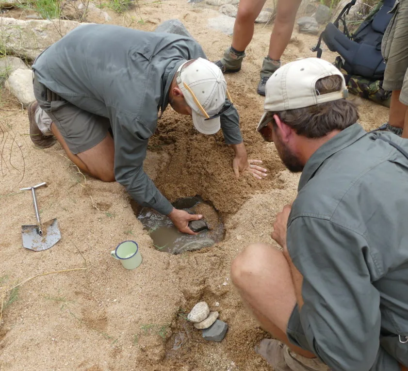 How to Dig a Seep Well for Clean Water in the Wilderness