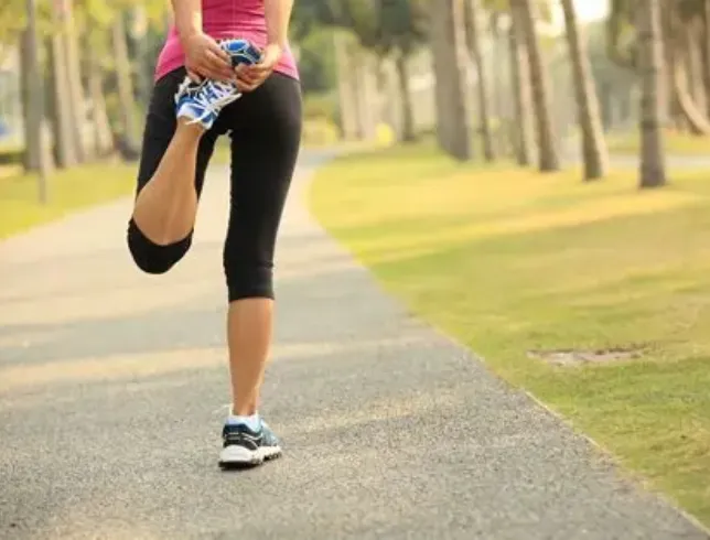 10 Healthy Habits of Fit Moms