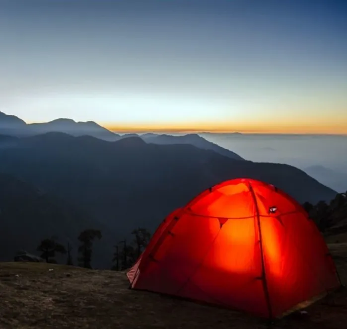 Staying Warm in the Mountains: Five Essential Tips for Cold-Weather Adventures